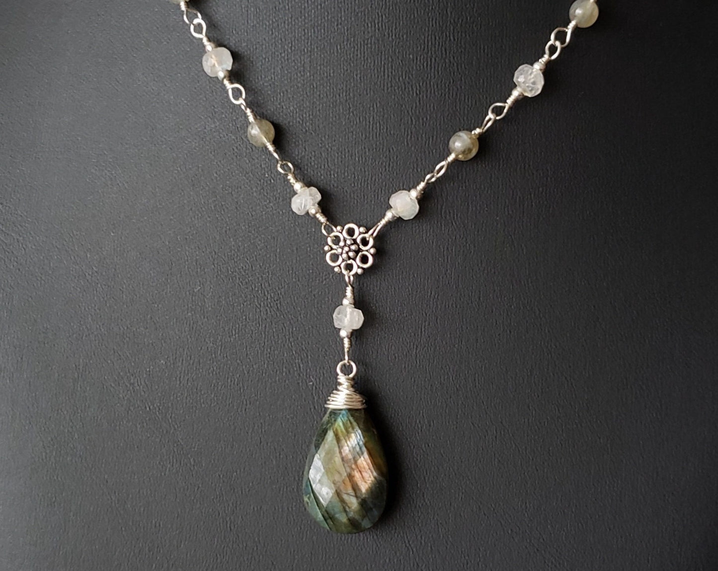 Art Deco Inspired Sterling Silver, Labradorite & Moonstone Necklace with large centre drop shaped faceted Labradorite stone. 
